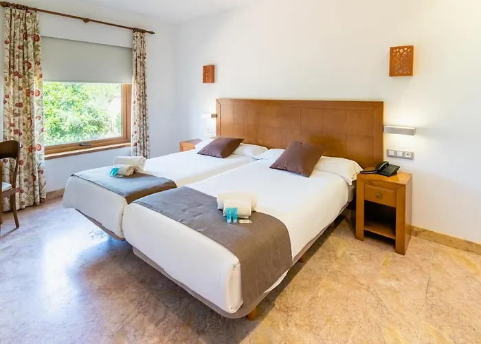 מלון Arruzafa 2*