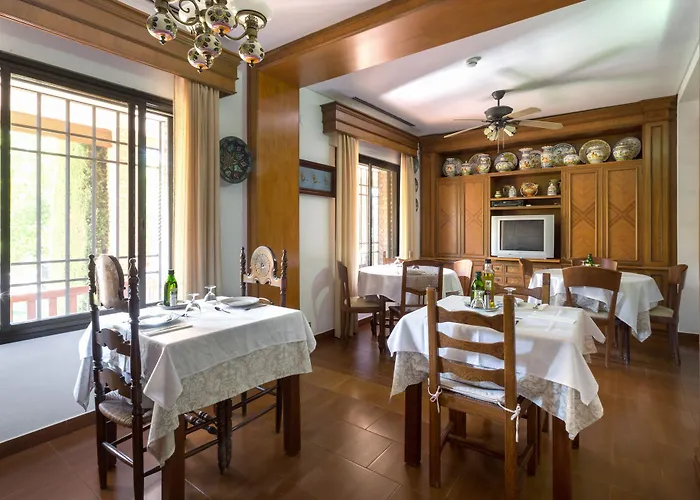 מלון Arruzafa 2*