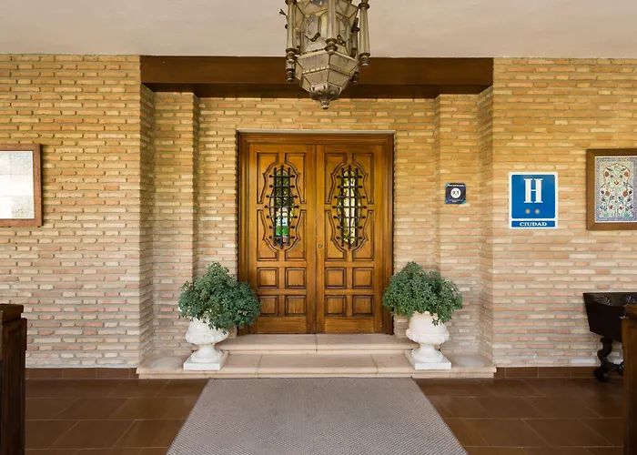 מלון Arruzafa 2*